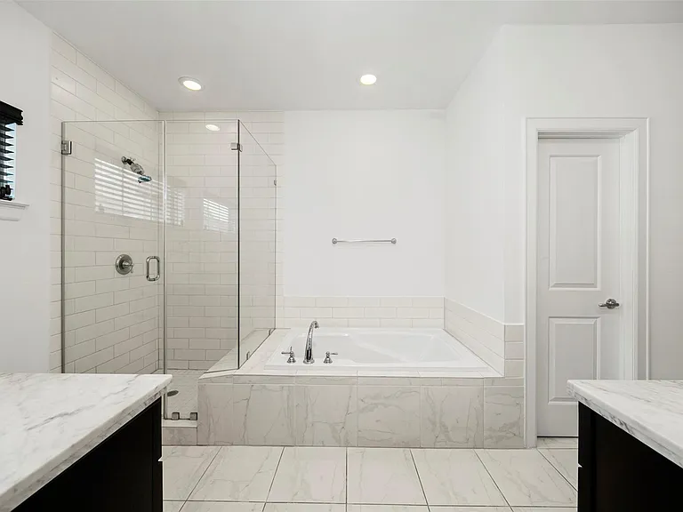 22 Hermann Park Ct — Photo 14