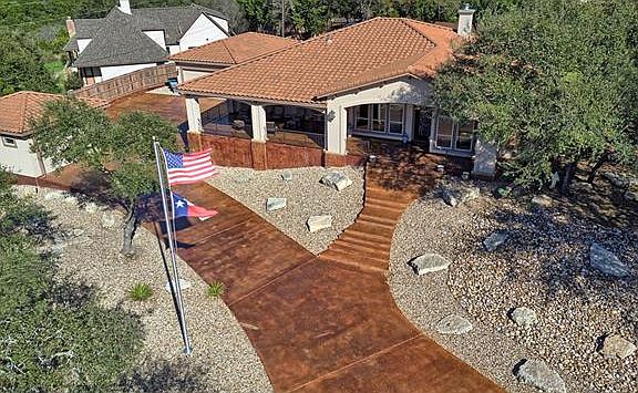 4th image of 7610 White Oak Dr