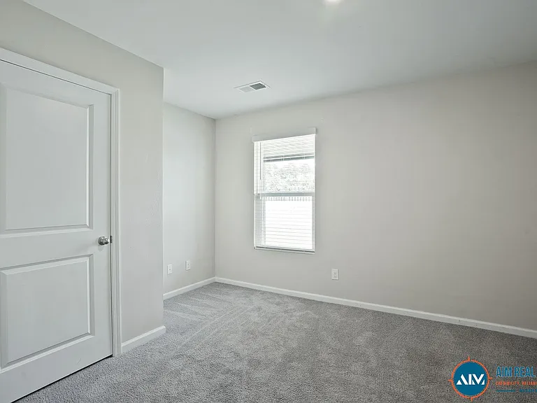 127 Auditorium Rd — Photo 34