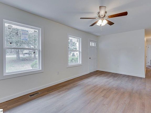 3rd image of 312 Westwood Dr