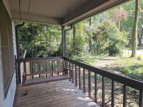 5th image of 520 Hardy Cir