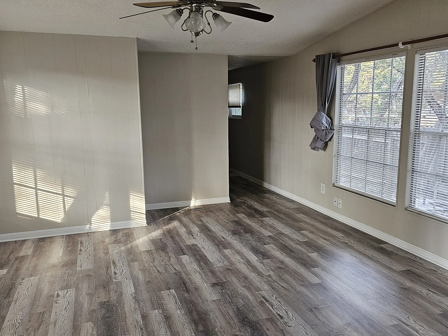2 bed, 1.5 bath, 840 sqft, $1,400 — Photo 2