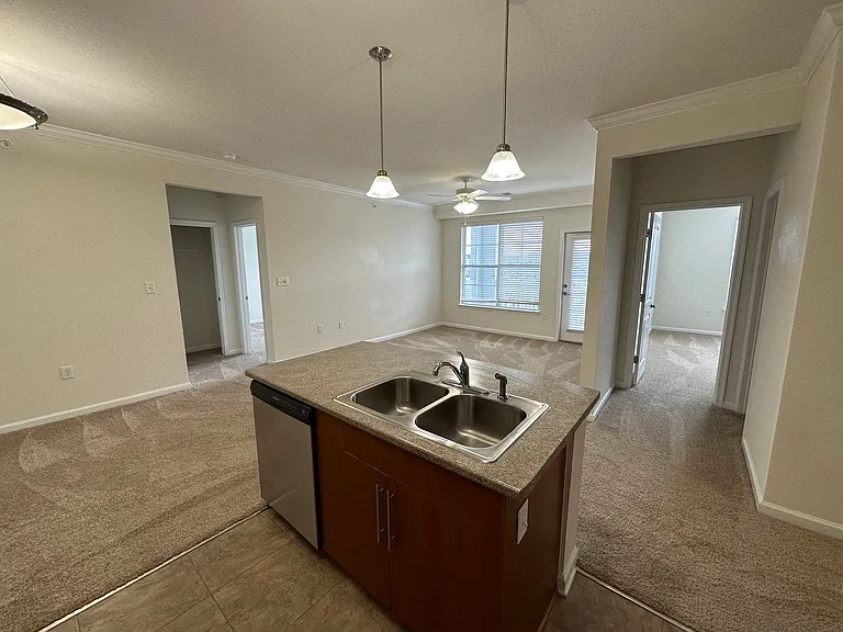 Clairmont at Harbour View Station — Photo 47