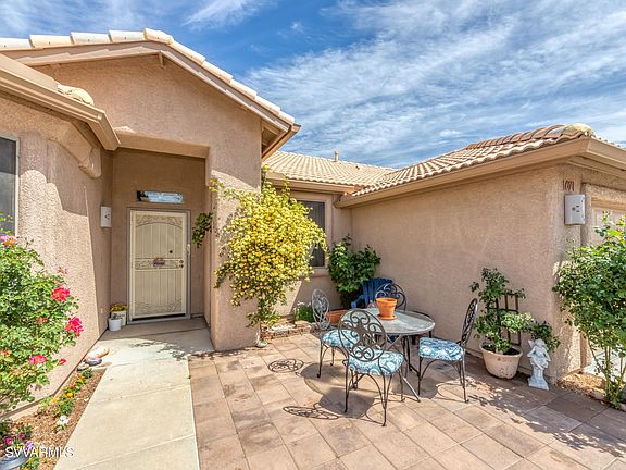 2nd image of 1071 S Vista Grande Dr