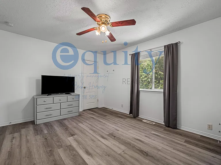 703 Ry Ln — Photo 17