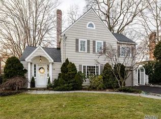 23 Eakins Rd, Manhasset, NY 11030
