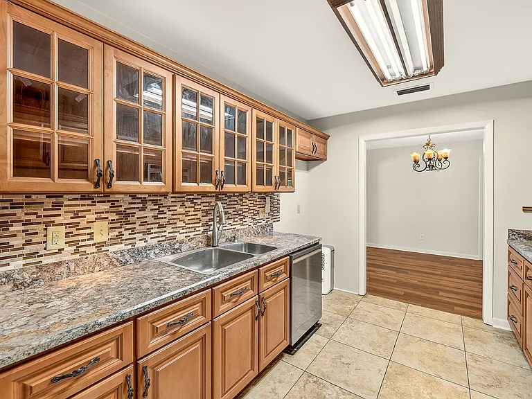 303 Saint Augustine Ave — Photo 16