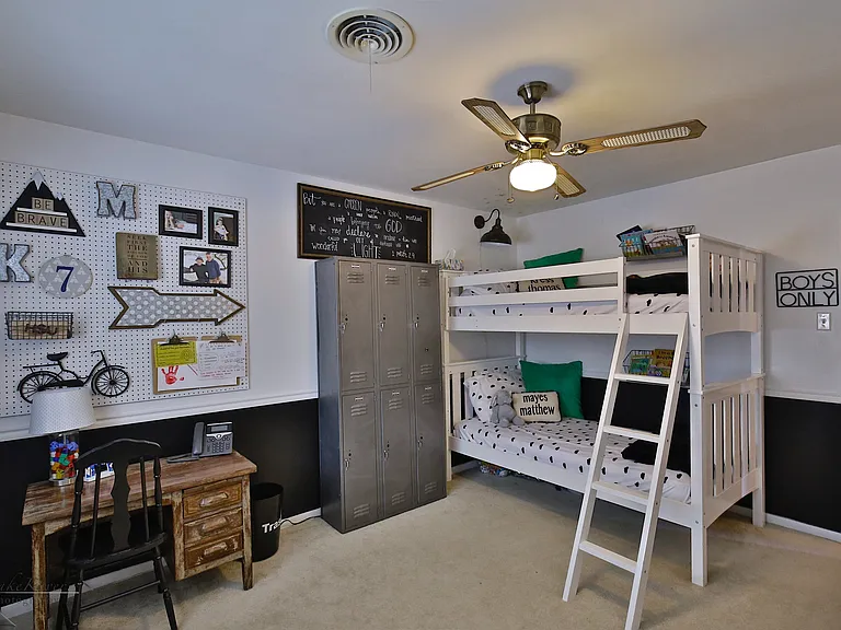 2132 Sylvan Dr — Photo 29