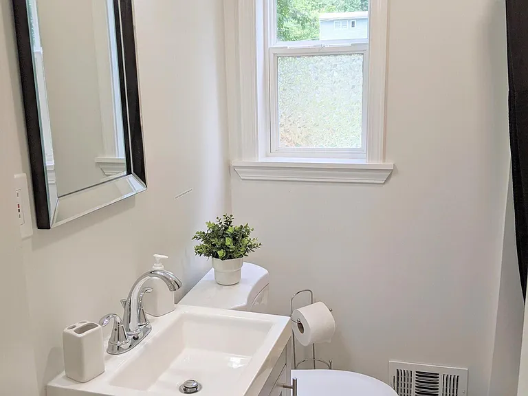 2036 Kenwood Pl SE — Photo 13