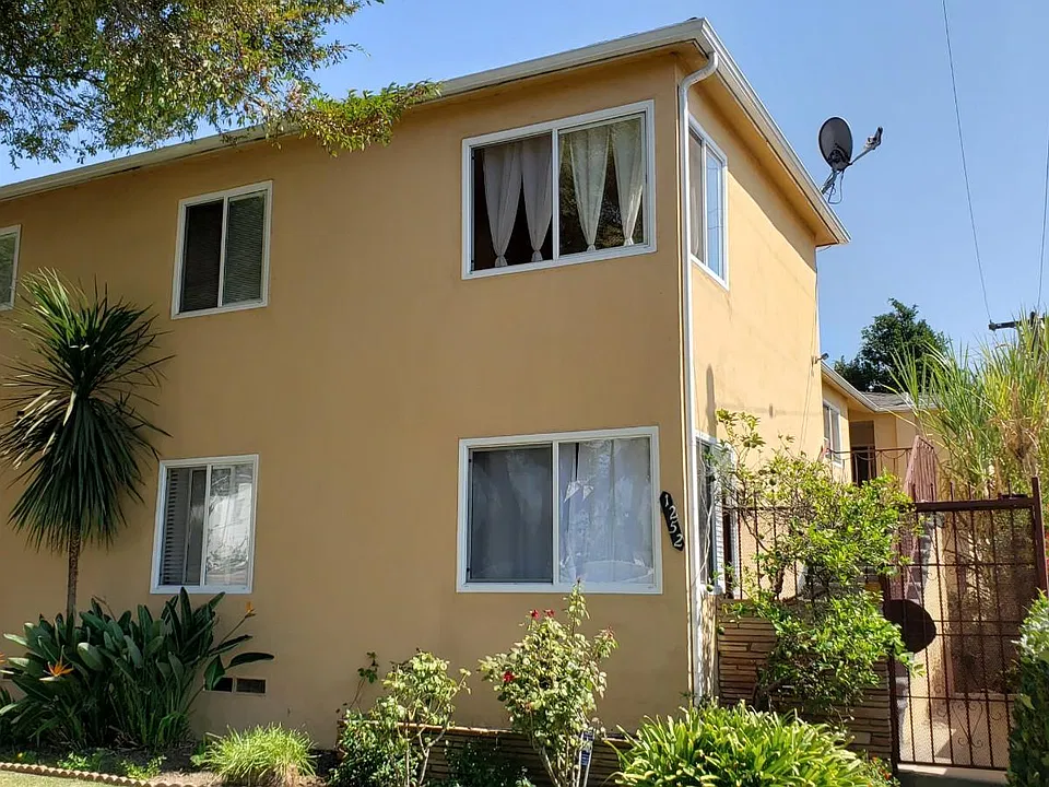 1252 S La Jolla Ave