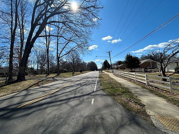 5th image of 3120 Middlebrook Dr
