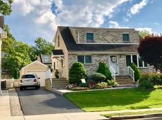 19 Spruce St, Fairview, NJ 07022