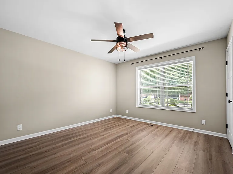 105 Cumberland Ct — Photo 15