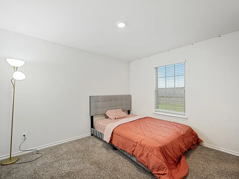 1018 Kristof Dr — Photo 11