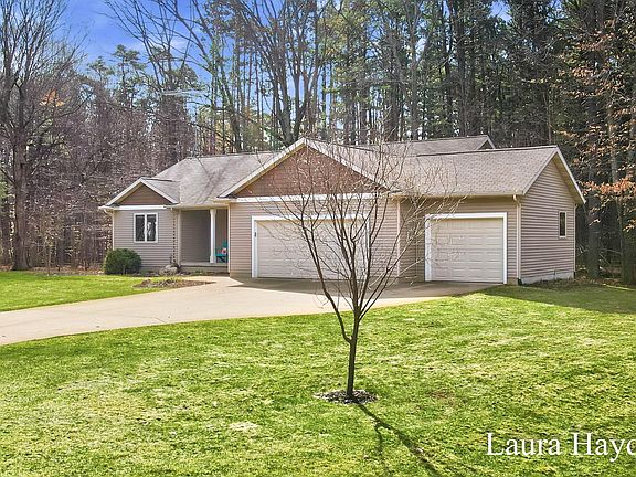 3rd image of 1518 Pleasant Wood Dr NE