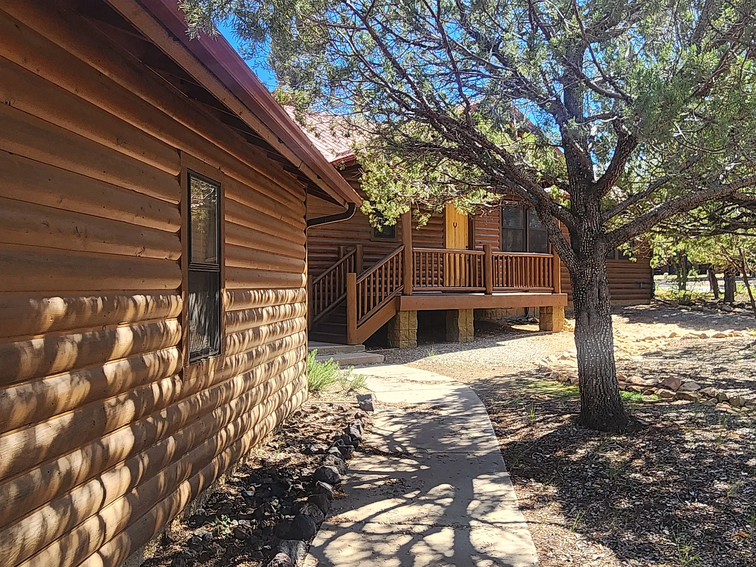 3 bed, 1600 sqft, $2,400 — Photo 2