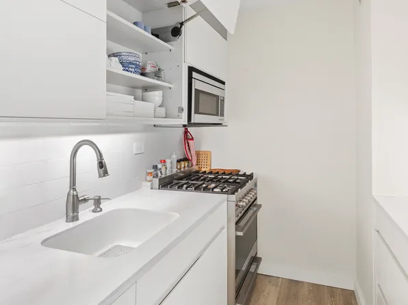 150 West End Avenue image 9 of 14