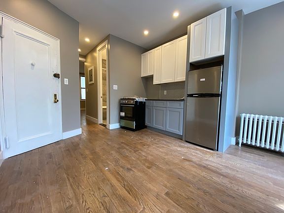 3rd image of 865 Saint Johns Pl #2R