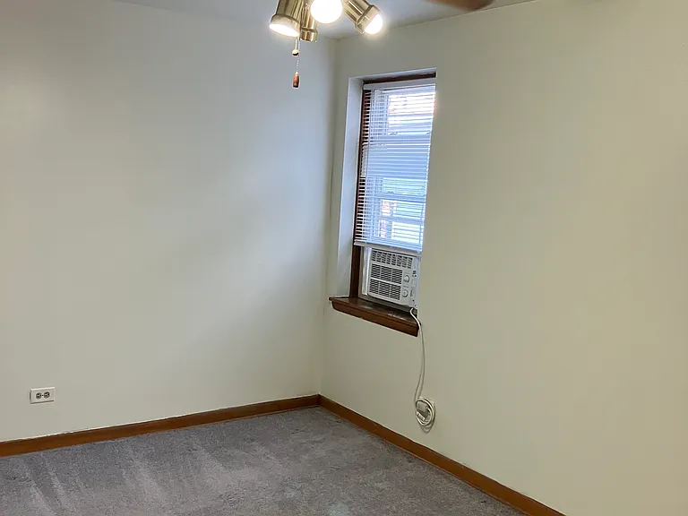 2347 S Oakley Ave #2 — Photo 7