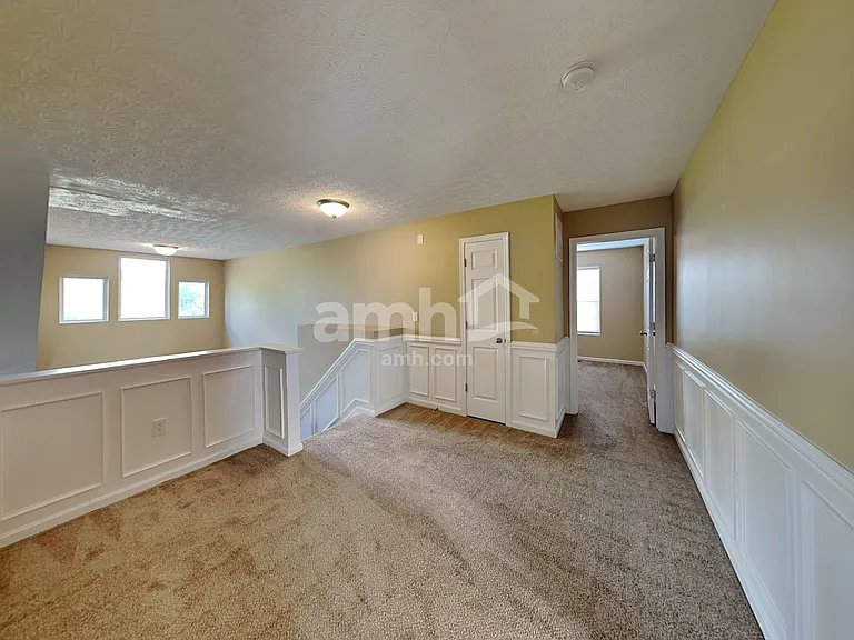 4207 N Yorkshire Sq — Photo 11