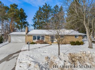159 Louise St NE, Rockford, MI 49341