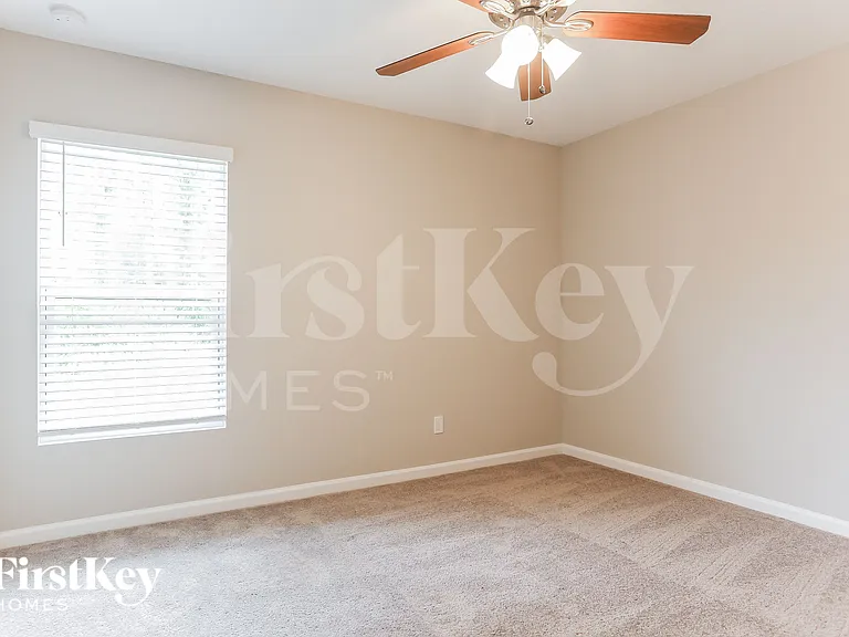 1062 SW Fenway Rd — Photo 10