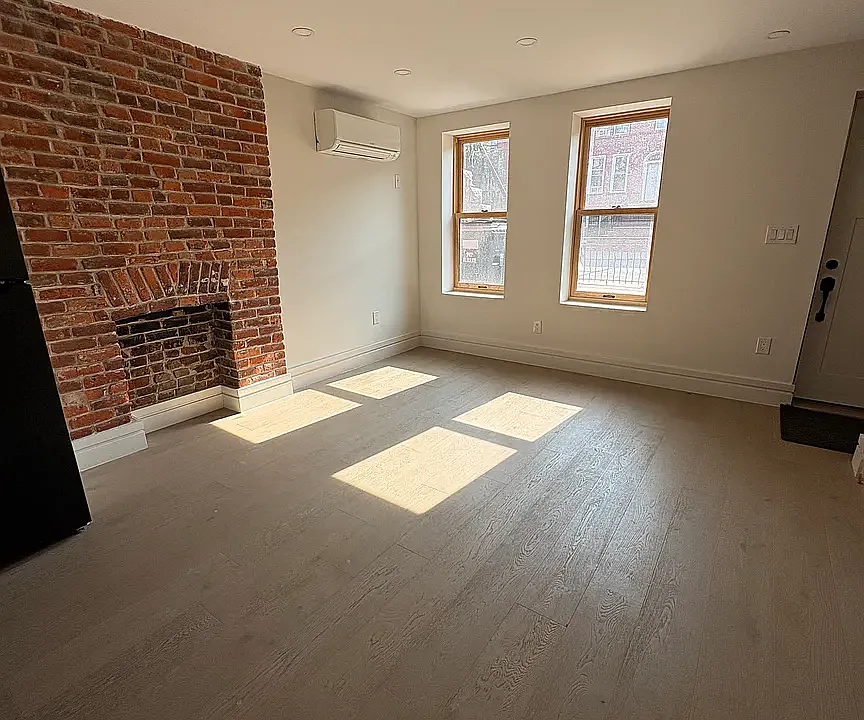 242 Albany Ave #1