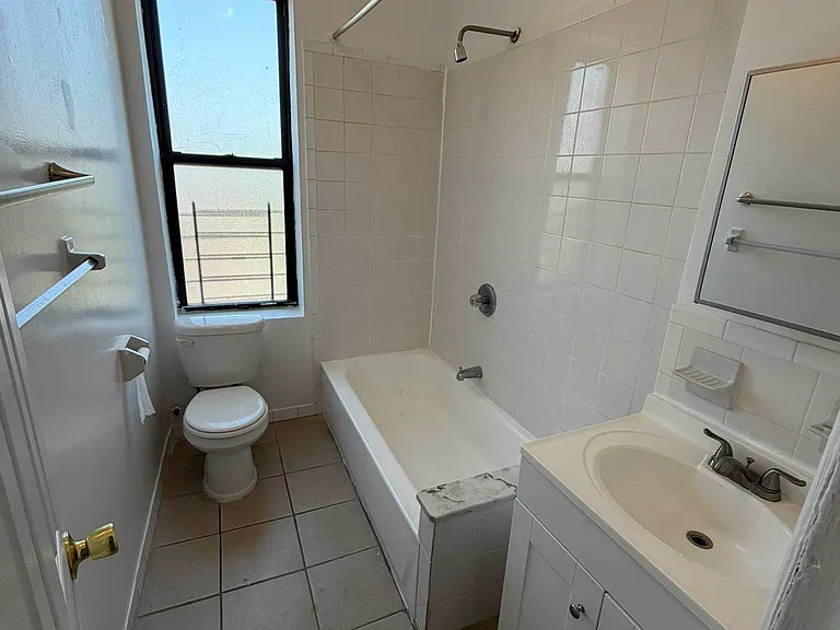1165 Pugsley Ave #E1 — Photo 3