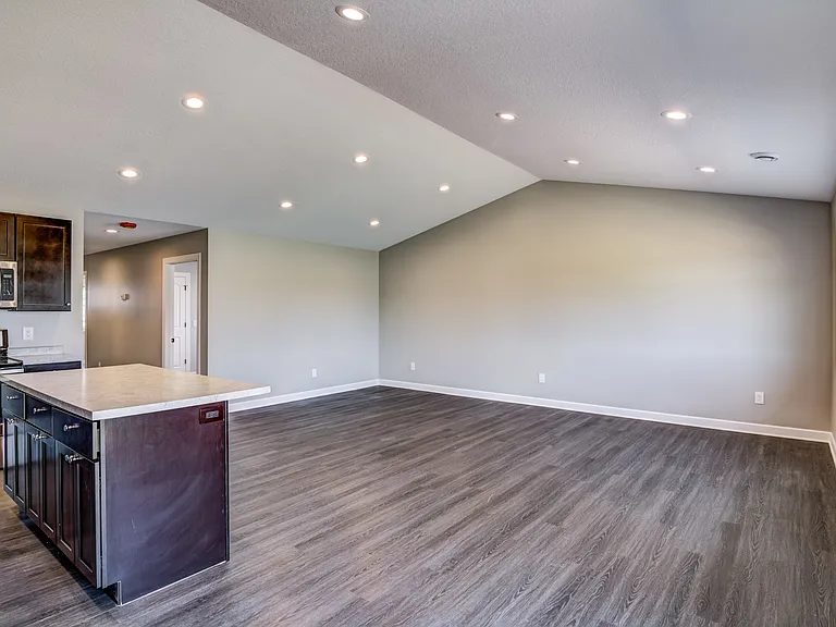 1355 Blue Jay Pl — Photo 5