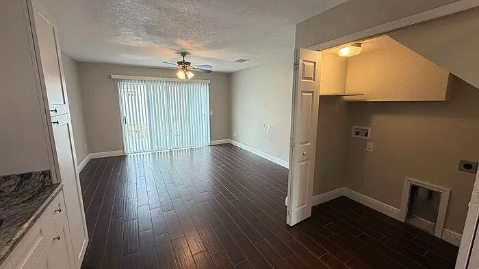 2 bed, 2.5 bath, 1008 sqft, $1,450 — Photo 4