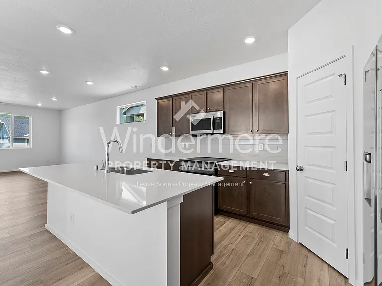 2749 N Talon Ln — Photo 9