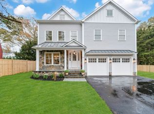 33 Middlebrook Pl, Fairfield, CT 06824