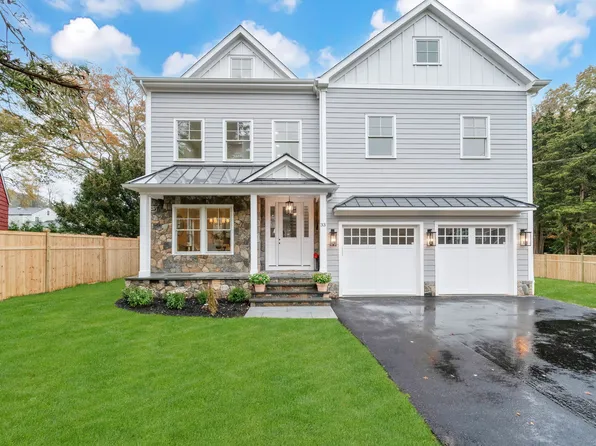 33 Middlebrook Place, Fairfield, CT 06824