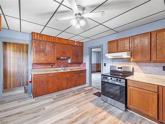 3rd image of 804 6th St SW