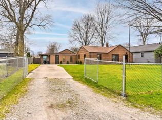 704 Bay Rd, Bay City, MI 48706