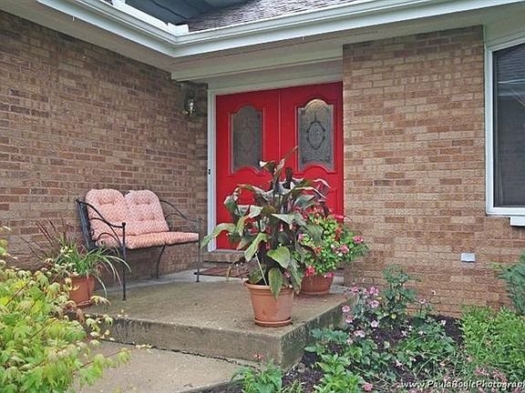 Welcome to 226 Shorewood Drive.