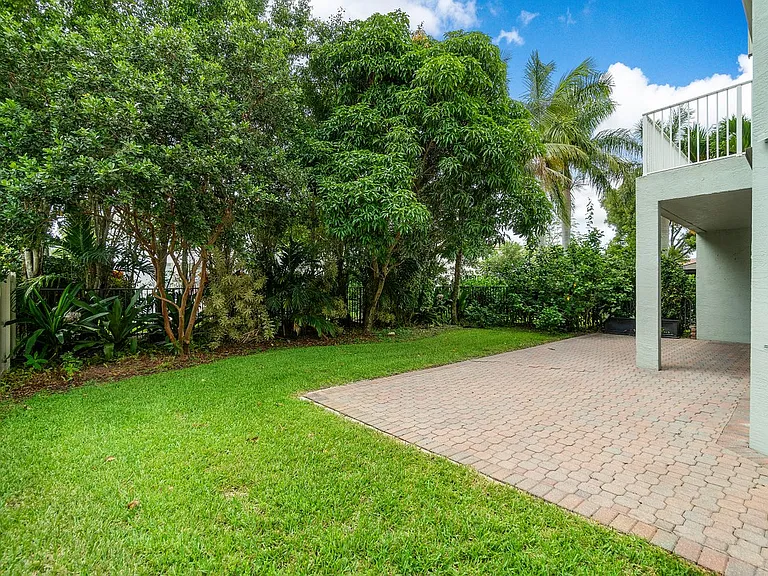 9070 Dupont Pl — Photo 19