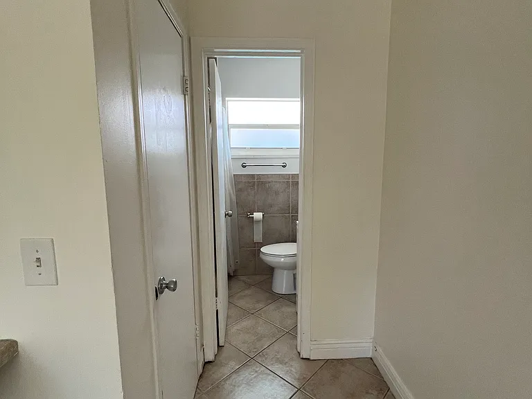 161 SE 5th Ave #3 — Photo 23