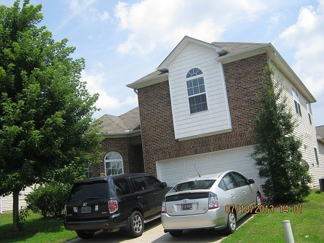1st image of 210 Collingwood Ln