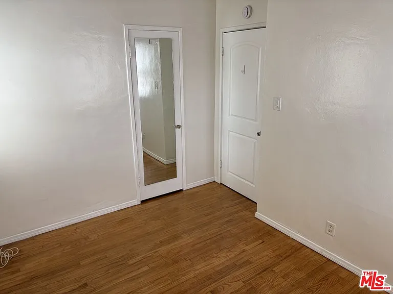 840 Rose Ave — Photo 5