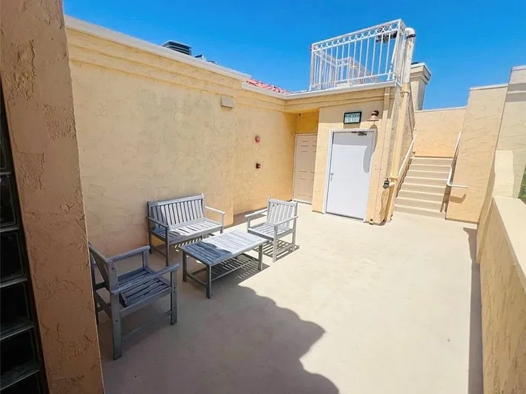 1645 Camden Ave #401 — Photo 11