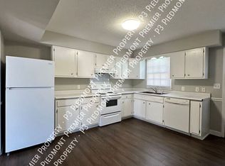 28 Forsyth St, Thomasville, NC 27360
