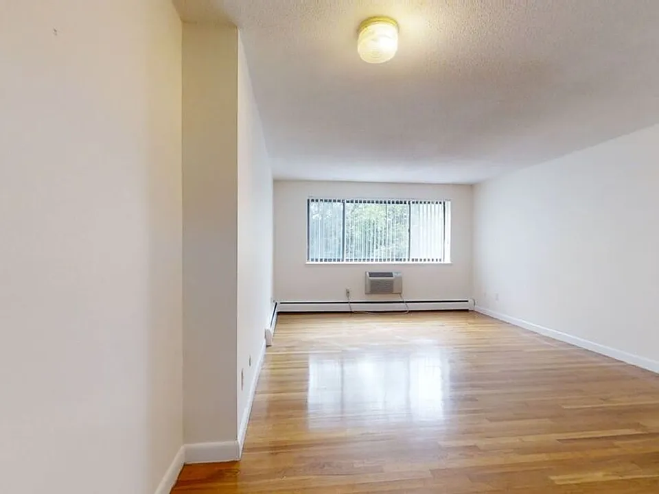 120 Dustin St #2A