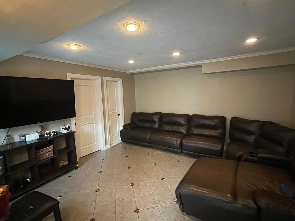 1st image of 870 Tysens Ln #1