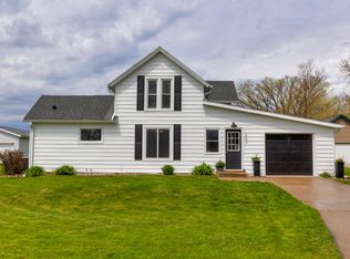 207 3rd Ave, Slater, IA 50244