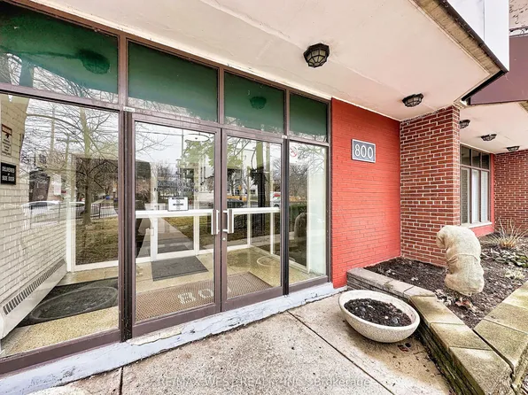 800 Kennedy Rd #206, Toronto, ON M1K 2C9