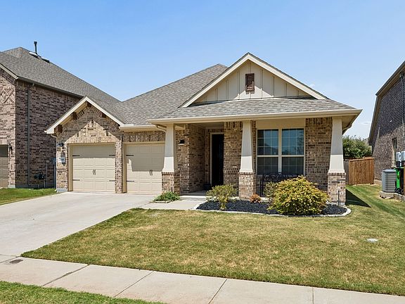 2nd image of 1605 Ridge Creek Ln