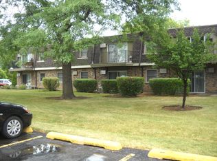 879 Trace Dr APT 103, Buffalo Grove, IL 60089