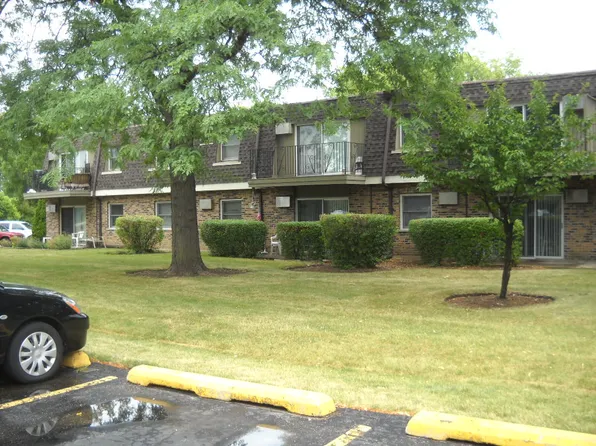 879 Trace Dr APT 103, Buffalo Grove, IL 60089