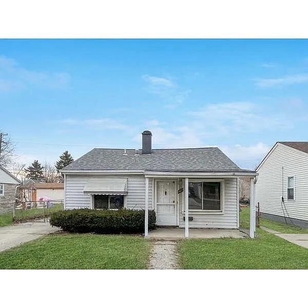 1415 E Meyers Ave photo 1